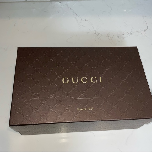 GUCCI Black Leather Logo Pointed toe Heels - Picture 10 of 10